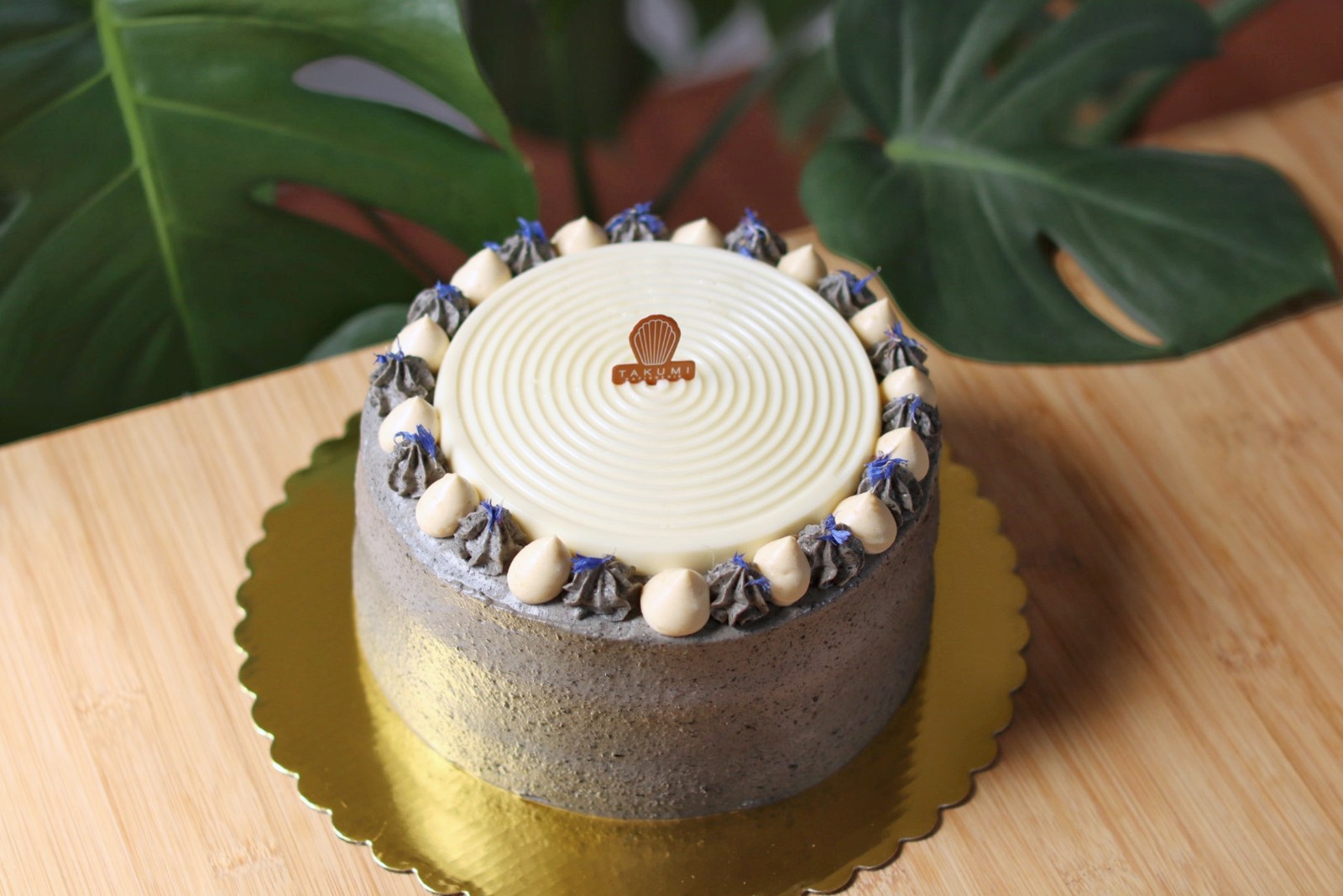 Black Sesame Soy Milk Custard Cream Chiffon Cake